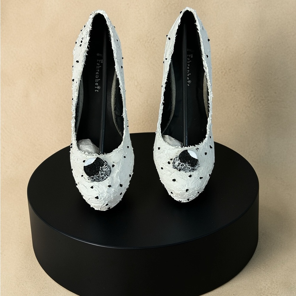 Custom Cookies & Cream Ice Cream Heels
Size 7.5 One Of A Kind Handmade - Picture 10 of 16